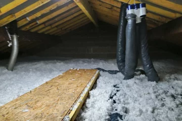 Isolation de combles en textile recyclé (ouate de cellulose)